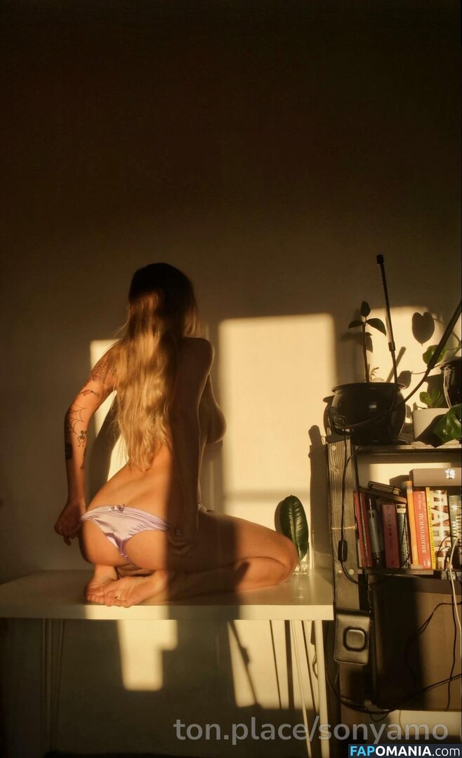 SonyaMO / sonyamoanddough Nu OnlyFans  Foto vazada #3