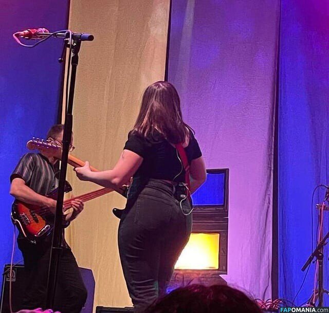 Soccer Mommy / Sophia Allison / soccermommyband Nu OnlyFans  Foto vazada #5