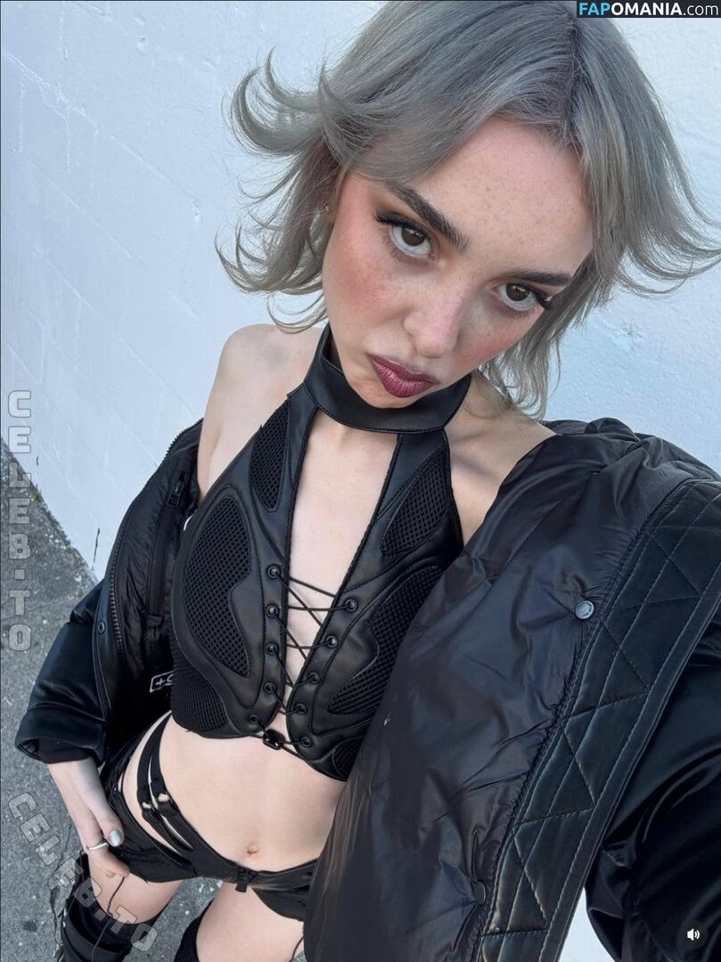 Sophie Powers / https: / sophiep0wers Nu OnlyFans  Foto vazada #15