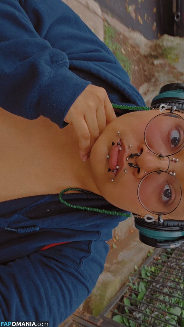 SquishyBf / gutzbf / https: / squishybf_ Nu OnlyFans  Foto vazada #9