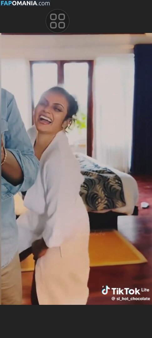 Sri Lanka / Sri Lankan Girls / hashini.guruge / poojaniperera Nu OnlyFans  Foto vazada #133