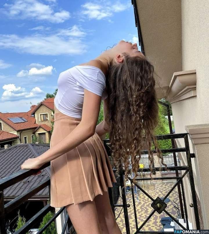 Derwald / Stefania Deriabina / st.efania4105 / xostefania Nu OnlyFans  Foto vazada #17