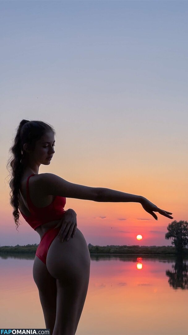 Derwald / Stefania Deriabina / st.efania4105 / xostefania Nu OnlyFans  Foto vazada #162