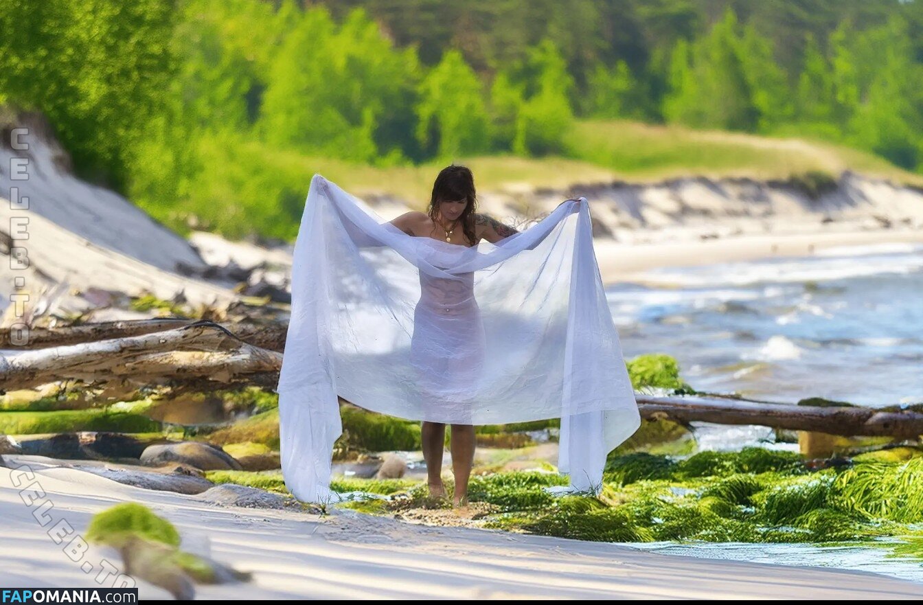 Steffiluxe / https: / steffiluxxe Nu OnlyFans  Foto vazada #1