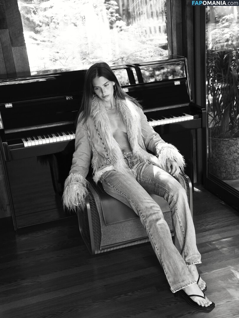 Steph Mandich / shopmononoke / stephmandich Nu OnlyFans  Foto vazada #222