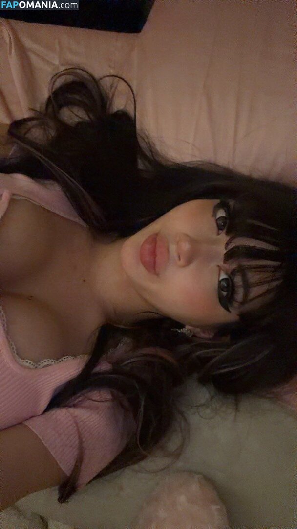 beanluvr13 / strawbari.zz / strawbarie / strawbarizz Nu OnlyFans  Foto vazada #2