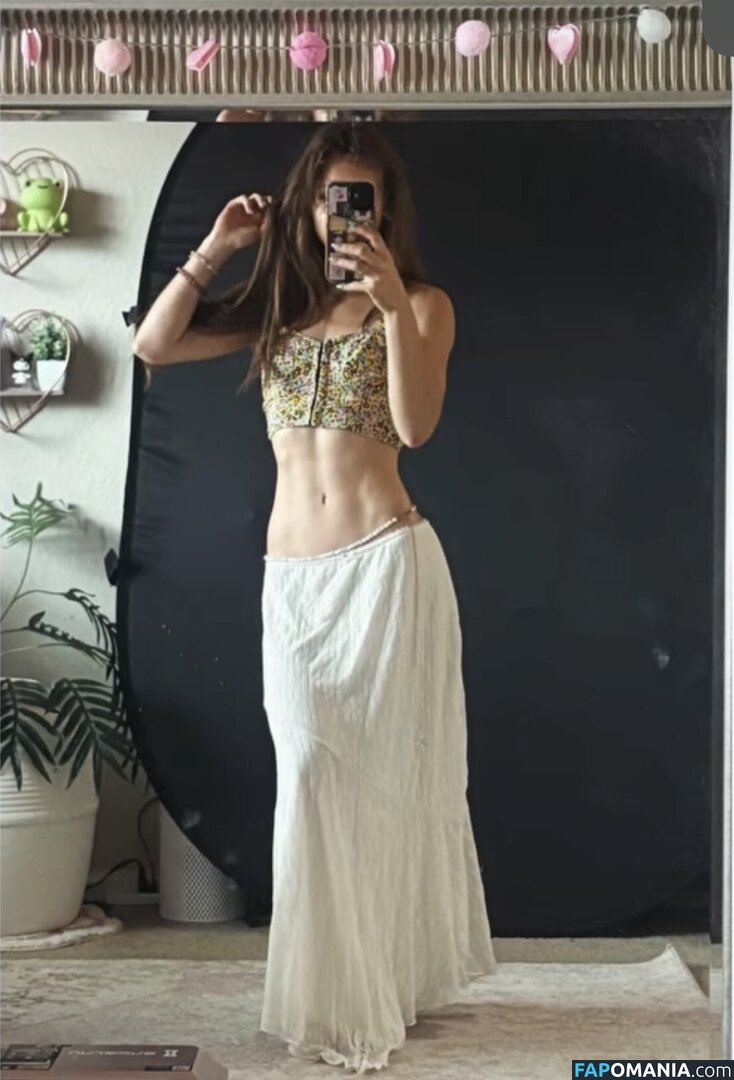 Sunflower ASMR / sunflowerVA / sunflowerrasmr Nu OnlyFans  Foto vazada #2
