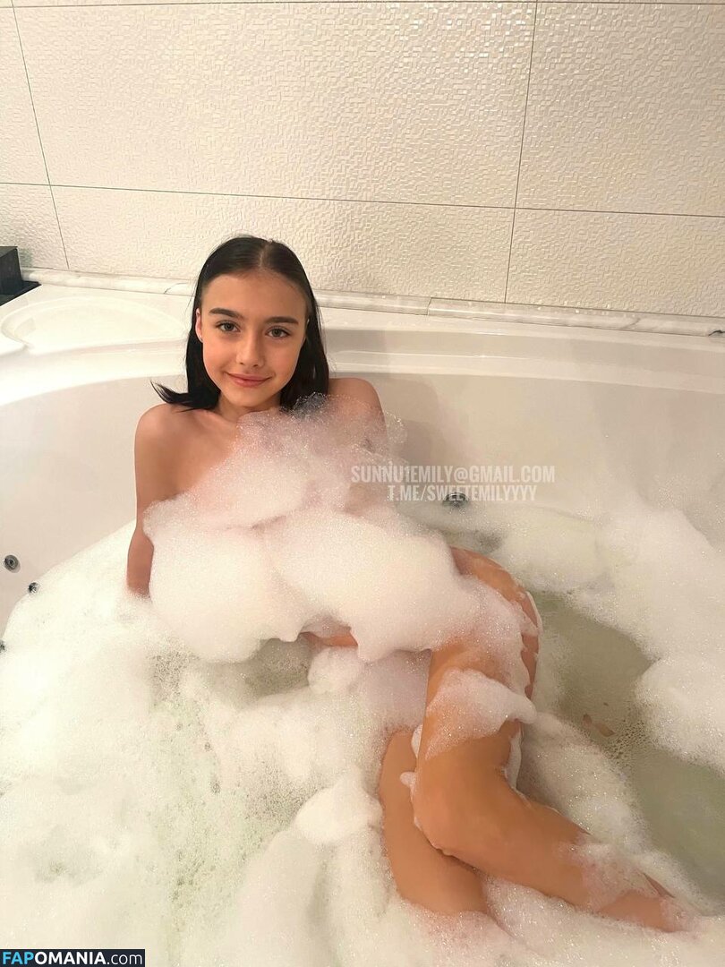 Sunny Emilly / Sunny Emy / SweetEmilyyyy / kylie.little.toes / sunny.emily.backup Nu OnlyFans  Foto vazada #11