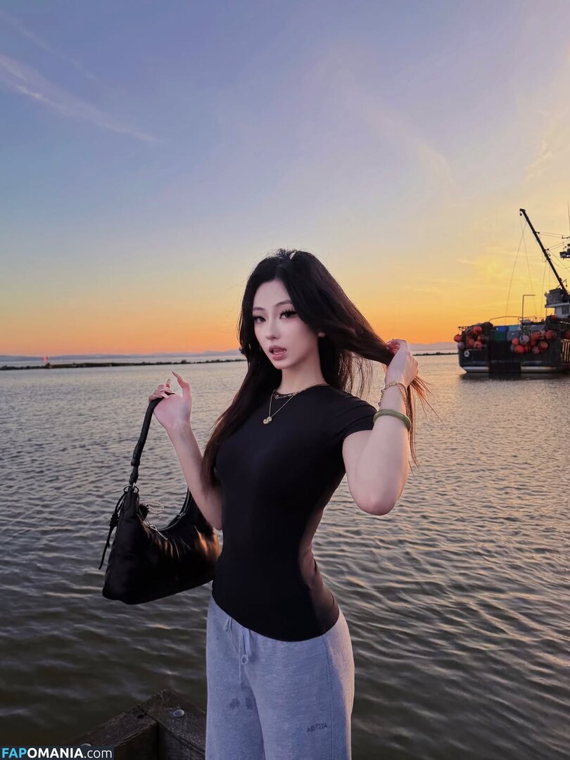 Susansunn / https: / susan_sun17 Nu OnlyFans  Foto vazada #7