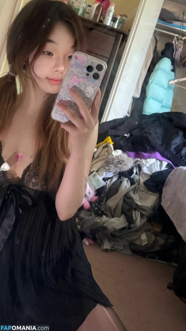aeqtian03 / babygirlprincesss1 / juicybabygrl / sweetasianchick03 Nu OnlyFans  Foto vazada #38