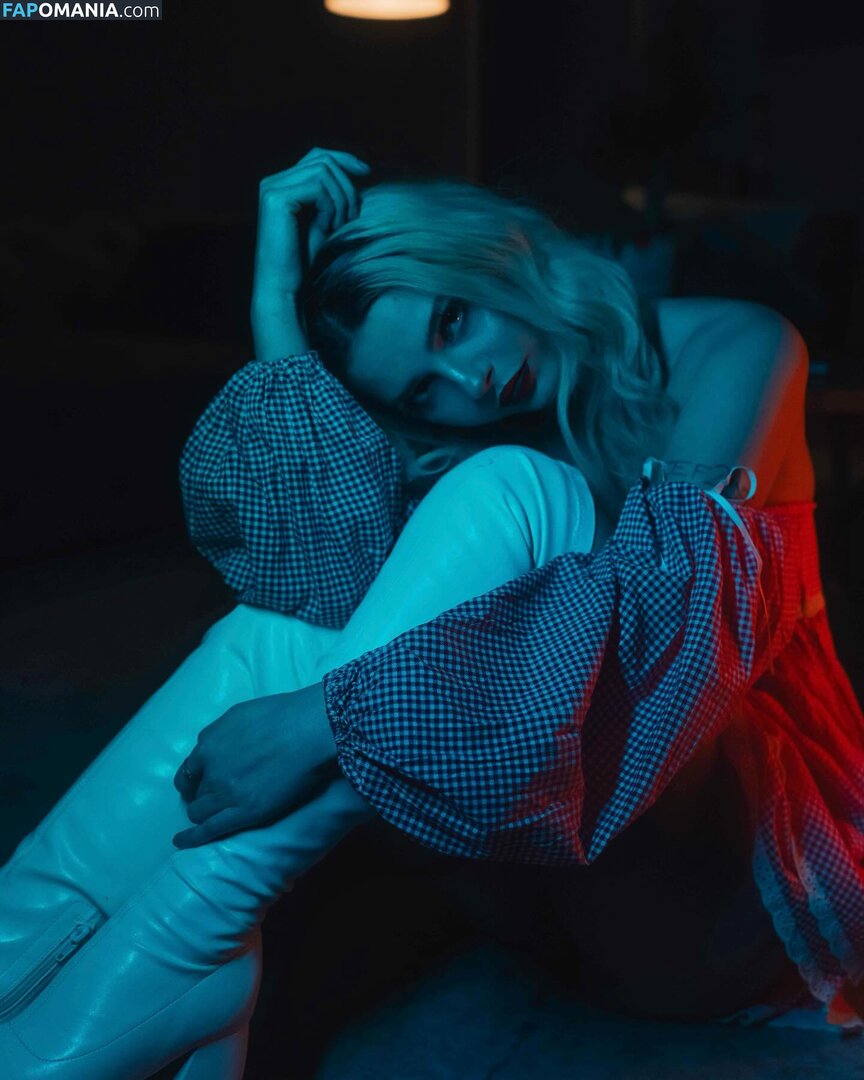 Sweetdistortion / sasha_simple Nu OnlyFans  Foto vazada #2