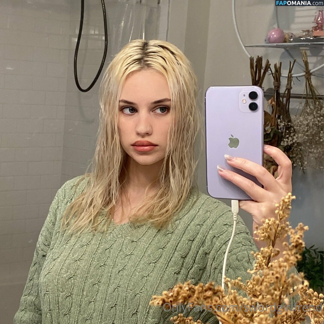 Swordgirlfriend / b.r.e.y / swordgirlfrend Nu OnlyFans  Foto vazada #55