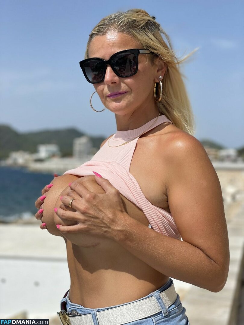 Tarba Firuta / ladydina16 / ladydina163 / niconicoleta088 Nu OnlyFans  Foto vazada #2