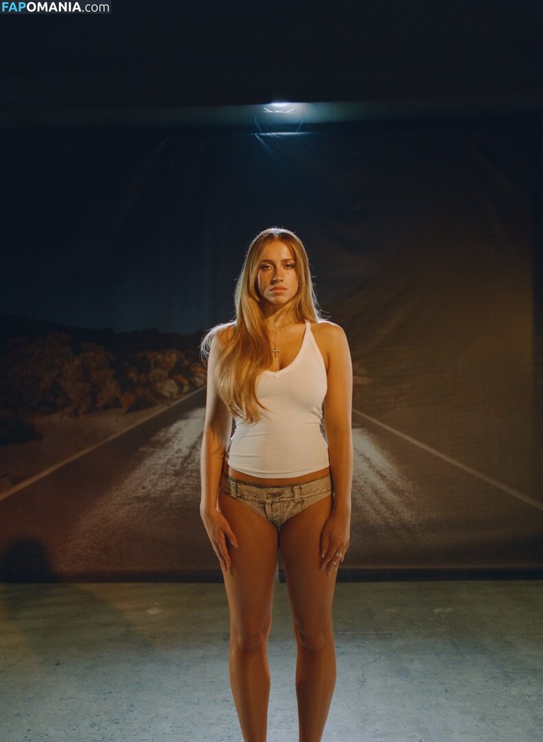 Tate McRae / tatemcrae / u41351078 Nu OnlyFans  Foto vazada #17