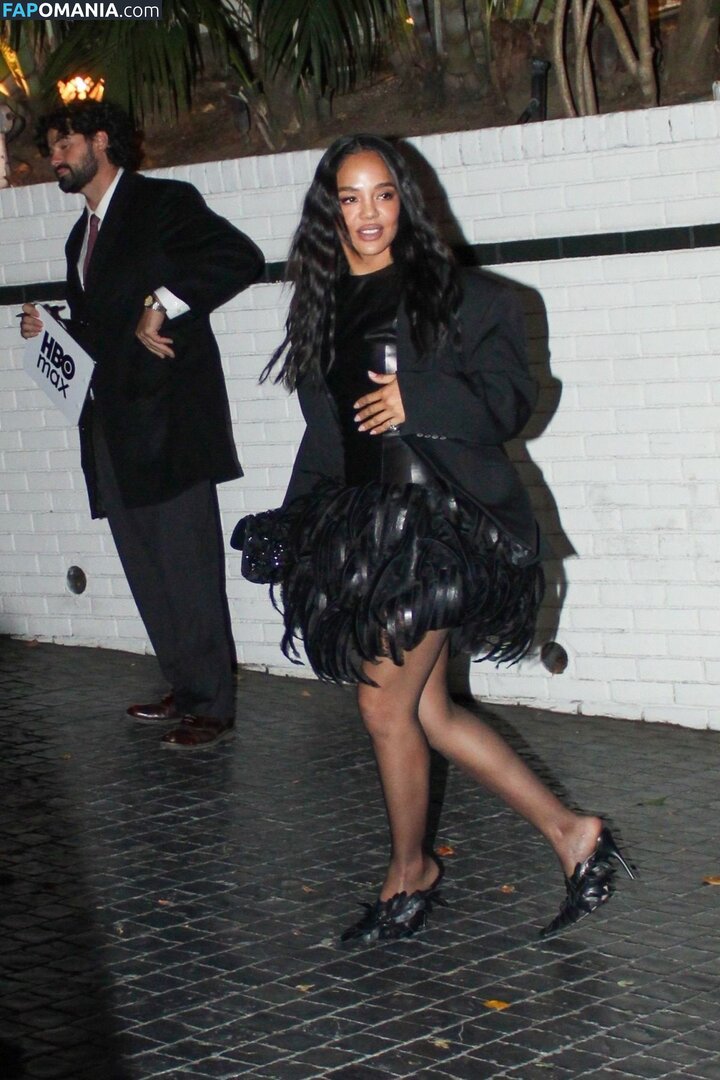Tessa Thompson / tessamaethompson / tessathompsonx Nu OnlyFans  Foto vazada #4