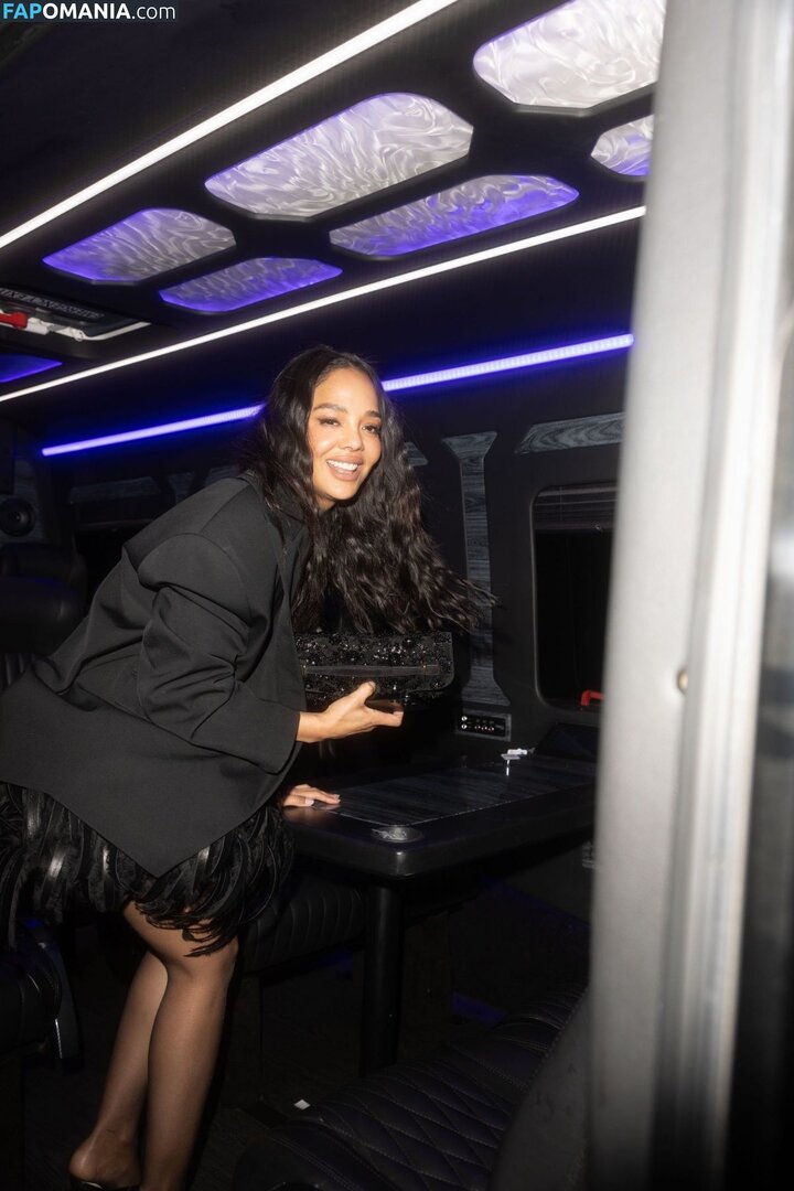 Tessa Thompson / tessamaethompson / tessathompsonx Nu OnlyFans  Foto vazada #6