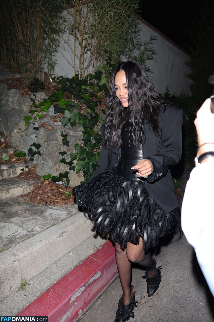 Tessa Thompson / tessamaethompson / tessathompsonx Nu OnlyFans  Foto vazada #8