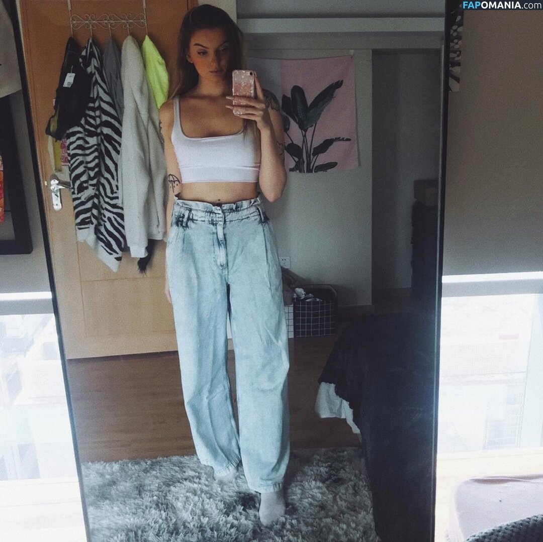 cl0ut / th0tb0t Nu OnlyFans  Foto vazada #1