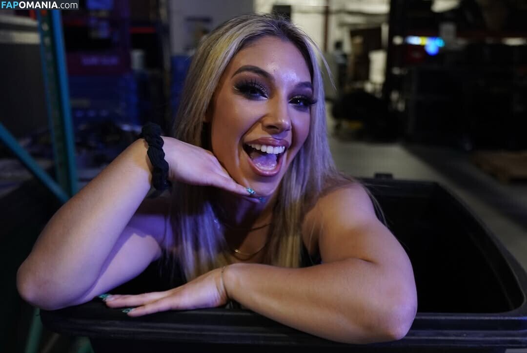 Thea Hail / theahail_wwe Nu OnlyFans  Foto vazada #7