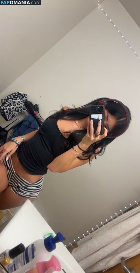 Punchbar / Thea Howe Aka Nu OnlyFans  Foto vazada #16