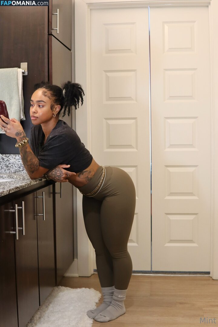 thereal_mint / therealbombshell_mint Nu OnlyFans  Foto vazada #5