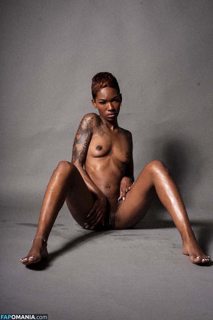 TheRealTiaReid / Tia Reid / corpsdedieu / https: / officialtiareid Nu OnlyFans  Foto vazada #9