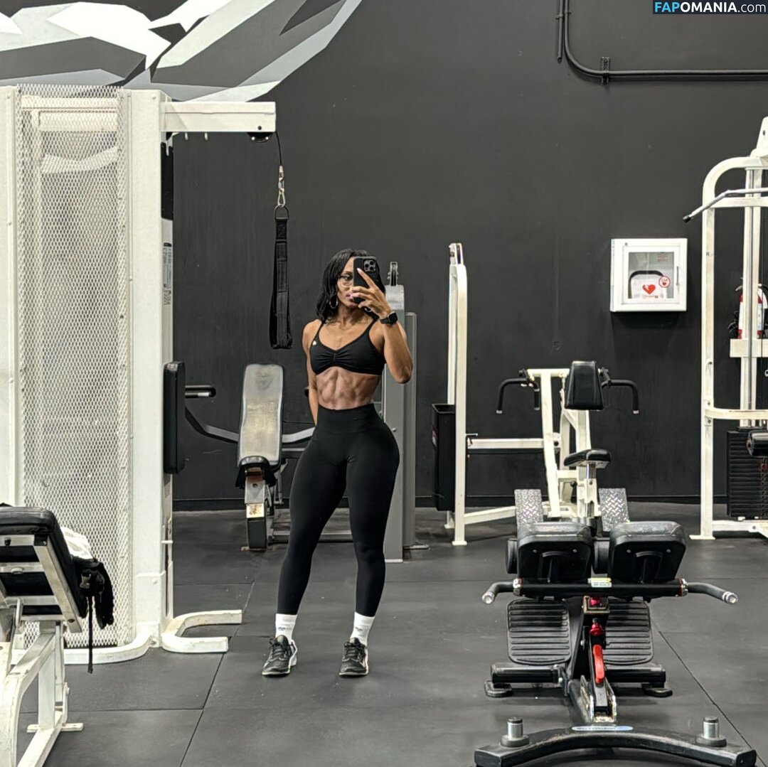 T.hoowww / Tiara Howard Nu OnlyFans  Foto vazada #17