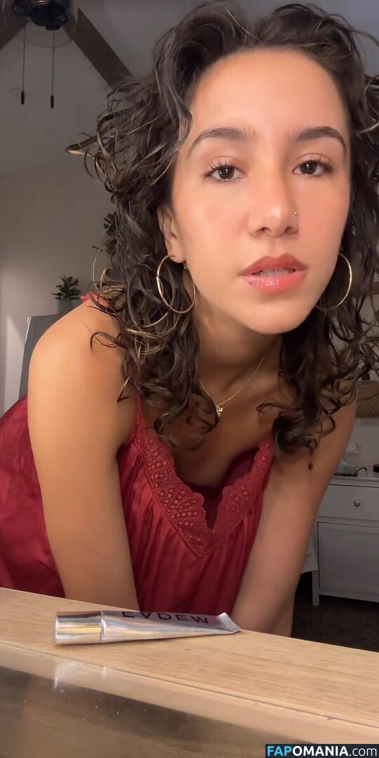 Tiktok Live Nipslips & Nudity / _hollyrh_ / florpitch.liliz / meenerrweener / mstatianaa_ Nu OnlyFans  Foto vazada #3