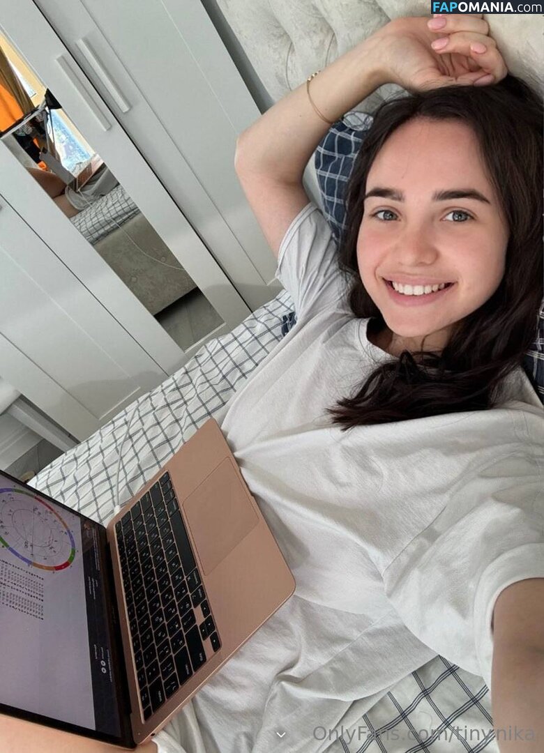 nikastinyhouse / tiny.nika Nu OnlyFans  Foto vazada #11