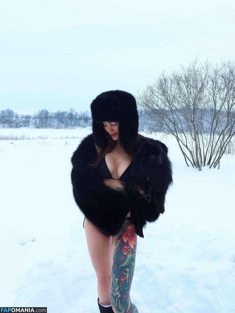 Toma Zhdanova / tomato_mood Nu OnlyFans  Foto vazada #5
