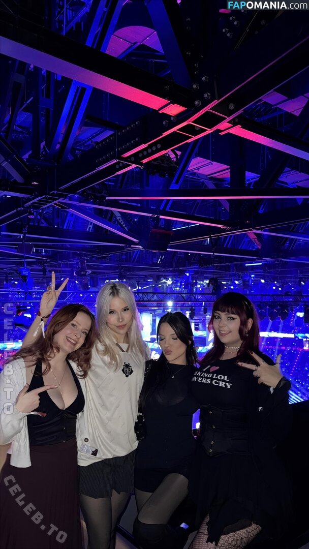 Twostonelol / https: Nu OnlyFans  Foto vazada #1