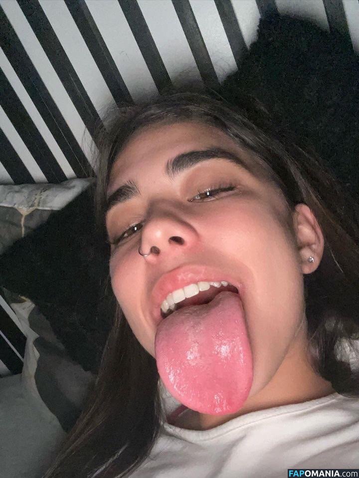 longuetongueegirl_ / noaablaancoo / u489105211 Nu OnlyFans  Foto vazada #1