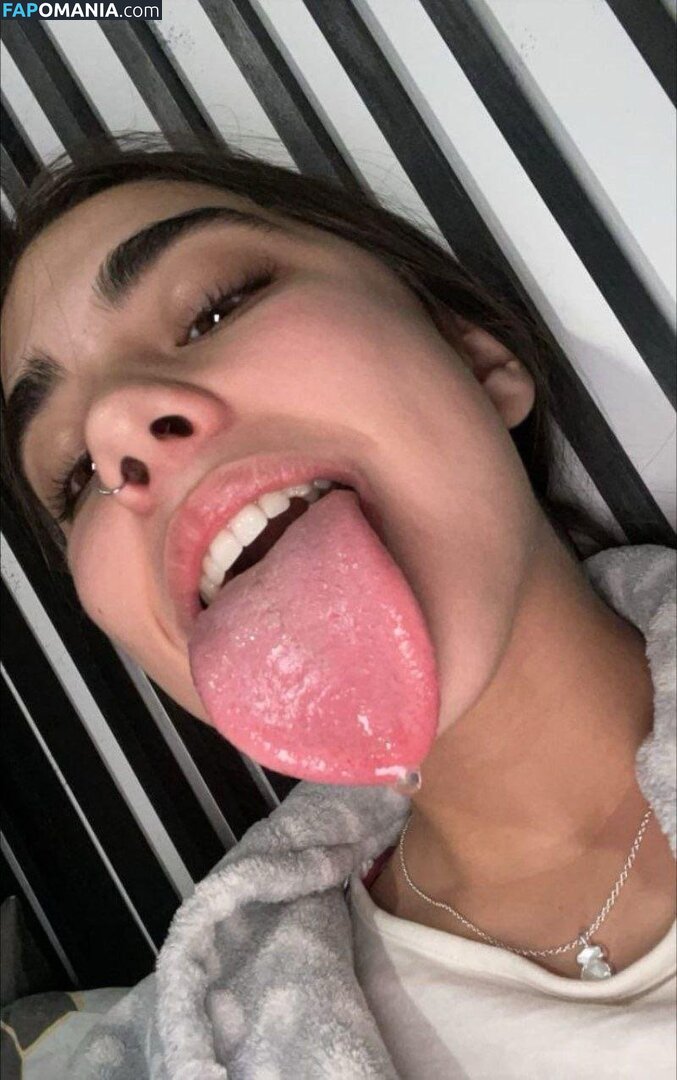 longuetongueegirl_ / noaablaancoo / u489105211 Nu OnlyFans  Foto vazada #3