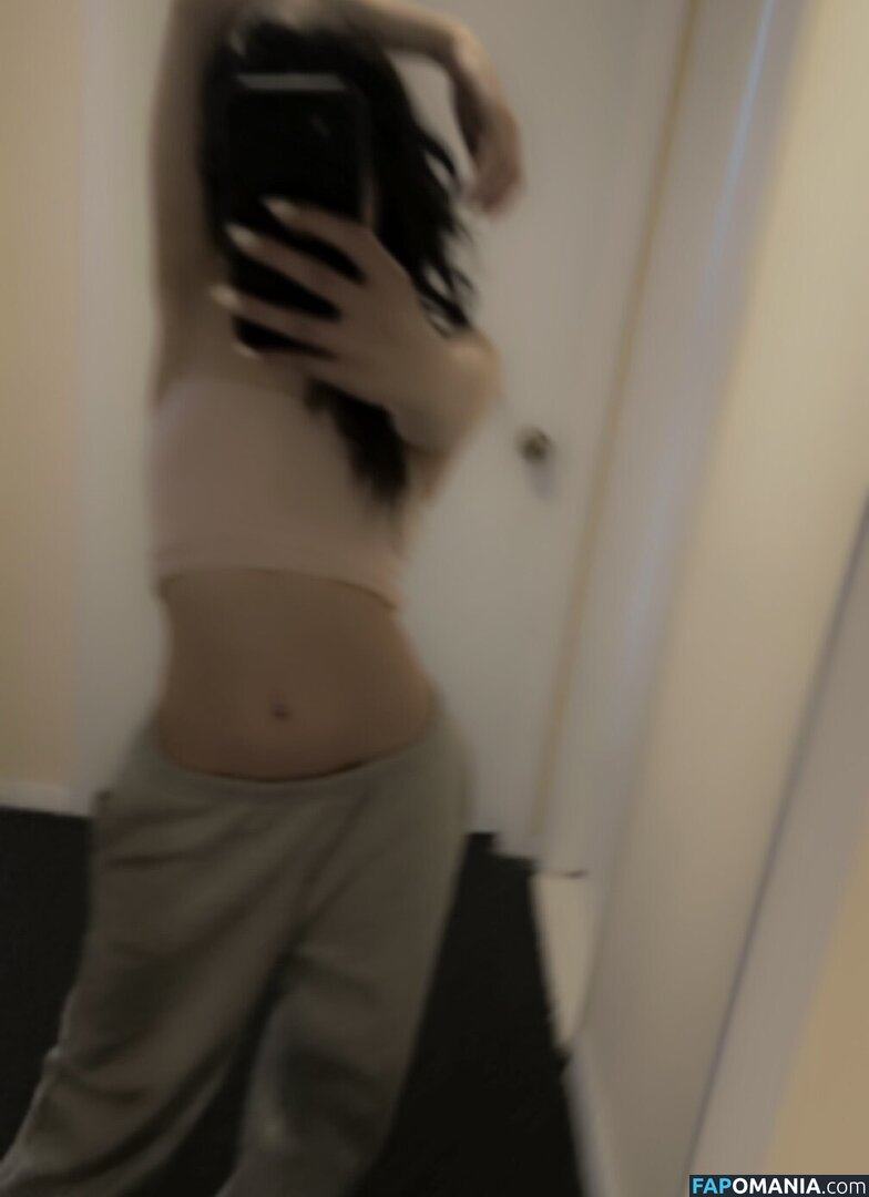 Unlov3ly / unholysrevenge / unlov3lyy Nu OnlyFans  Foto vazada #3