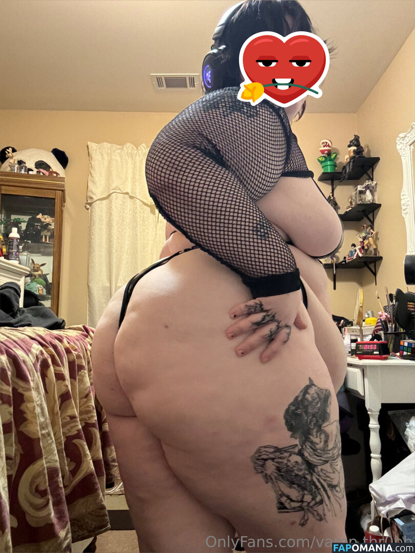 vamp.thr0b / vamp.thr0bb Nu OnlyFans  Foto vazada #5