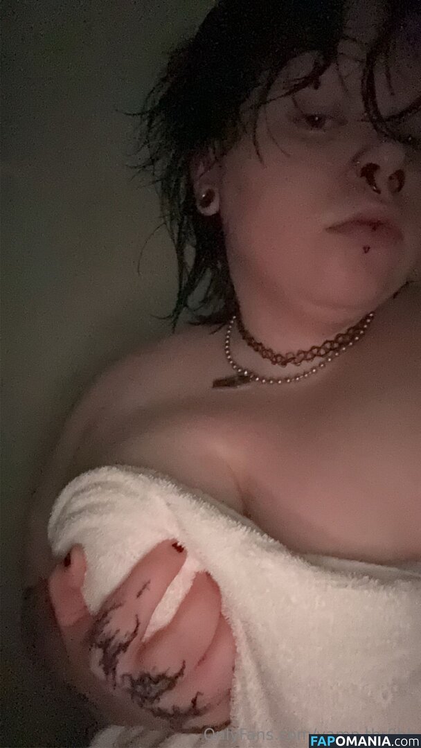 vamp.thr0b / vamp.thr0bb Nu OnlyFans  Foto vazada #8