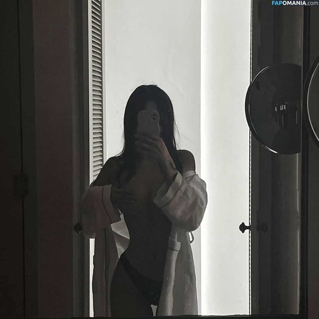 Khúc Thị Hương / Veronica Lucifer / akashi.yumi.3 / madamelucy / veronica_lucifer_ Nu OnlyFans  Foto vazada #2