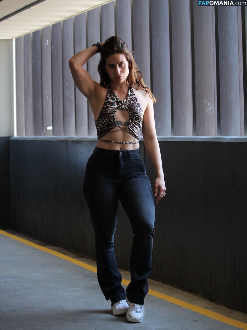 Veronica Shenton / veronica_amber_peace Nu OnlyFans  Foto vazada #3