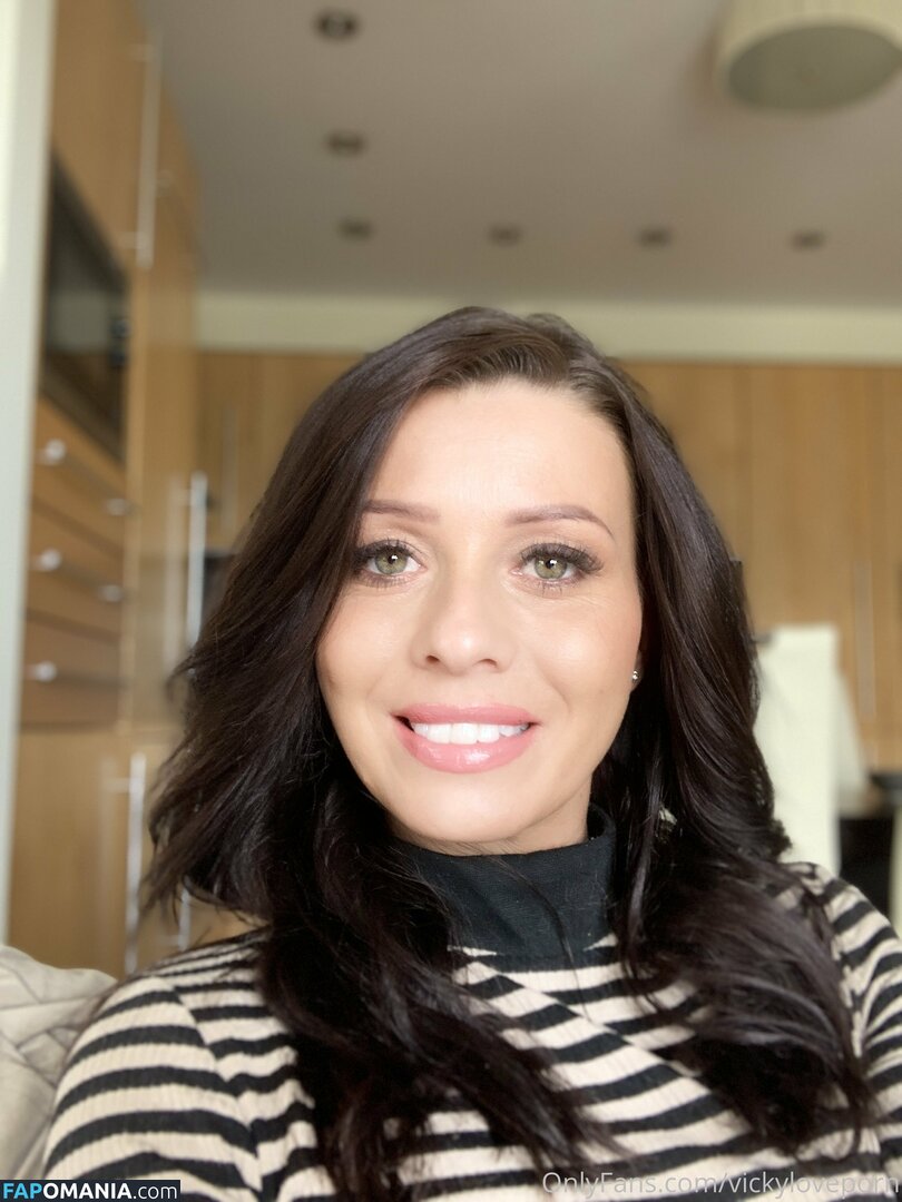 vickiebrownofficial / vickyloveporn Nu OnlyFans  Foto vazada #19