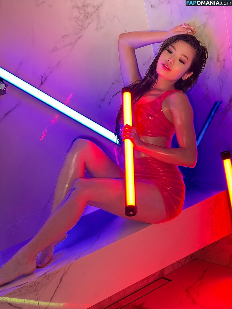 Vina Sky / vinaskyfanpage / vinaskyy Nu OnlyFans  Foto vazada #828