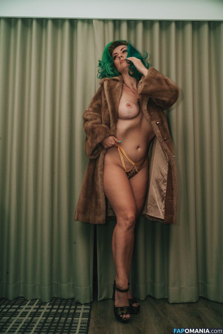 Vintage / _bellzora_ / https: / m_mira Nu OnlyFans  Foto vazada #9