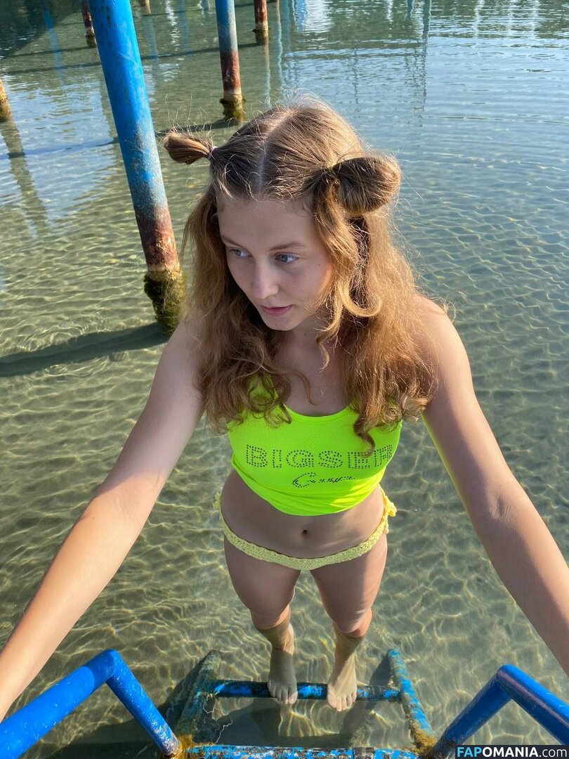 _vitaniemi01 / bloom.xvi / nayane_vitali01 / vitaniemi Nu OnlyFans  Foto vazada #474