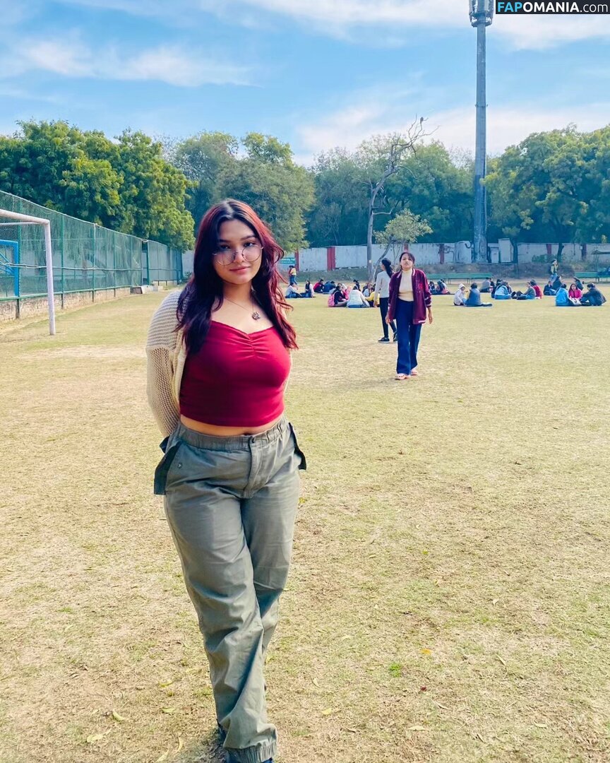 vr / vrindardddd_ Nu OnlyFans  Foto vazada #2