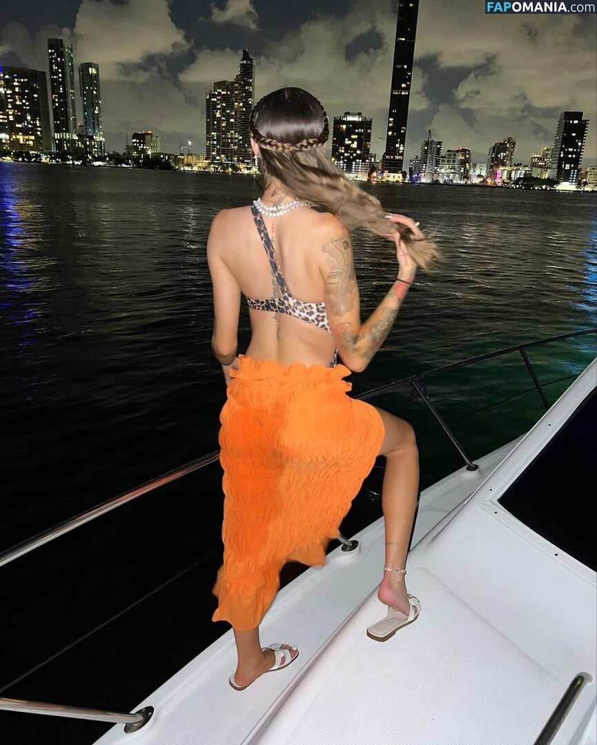 Woah Vicky / imwoahvicky / victoriaroseeee Nu OnlyFans  Foto vazada #13
