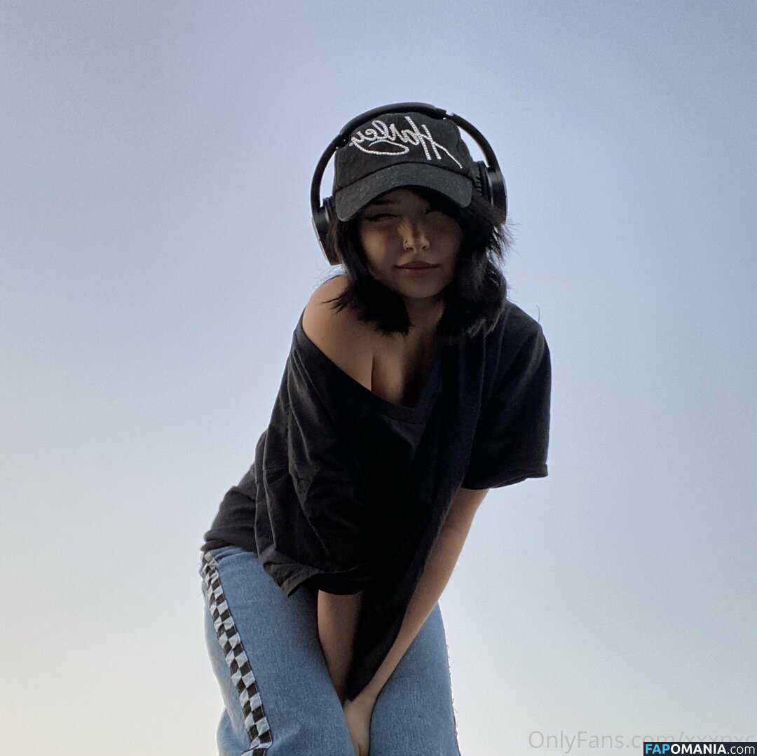 nikki / starbits27 / wtsdafuzz / xxxnxc Nu OnlyFans  Foto vazada #661