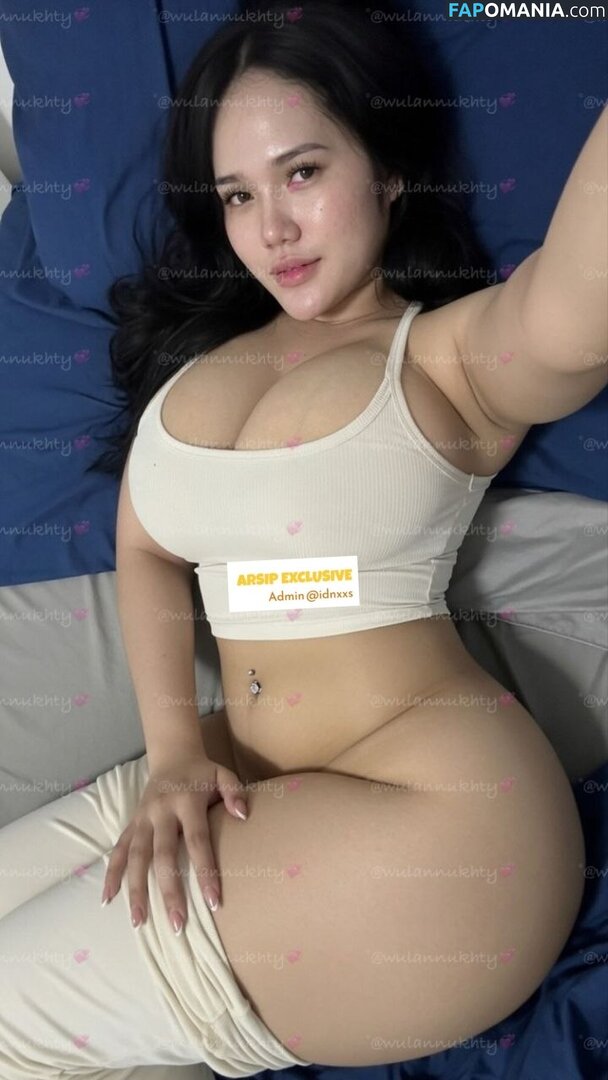 fitriwln / https: / wulannukhty / xxbbywlnn Nu OnlyFans  Foto vazada #1