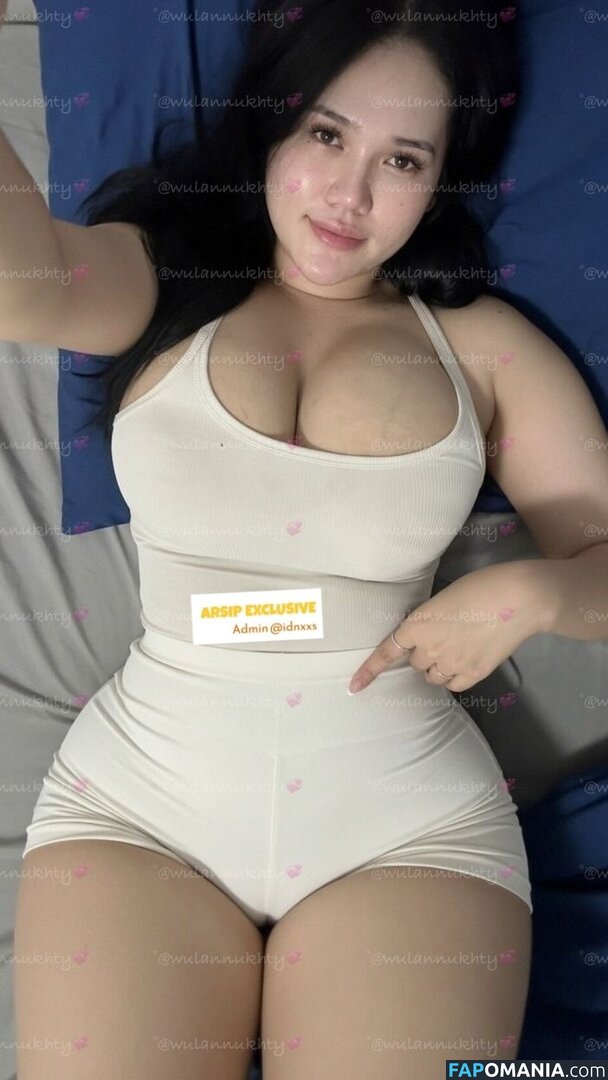 fitriwln / https: / wulannukhty / xxbbywlnn Nu OnlyFans  Foto vazada #2