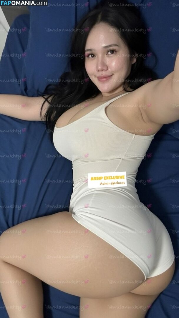 fitriwln / https: / wulannukhty / xxbbywlnn Nu OnlyFans  Foto vazada #6