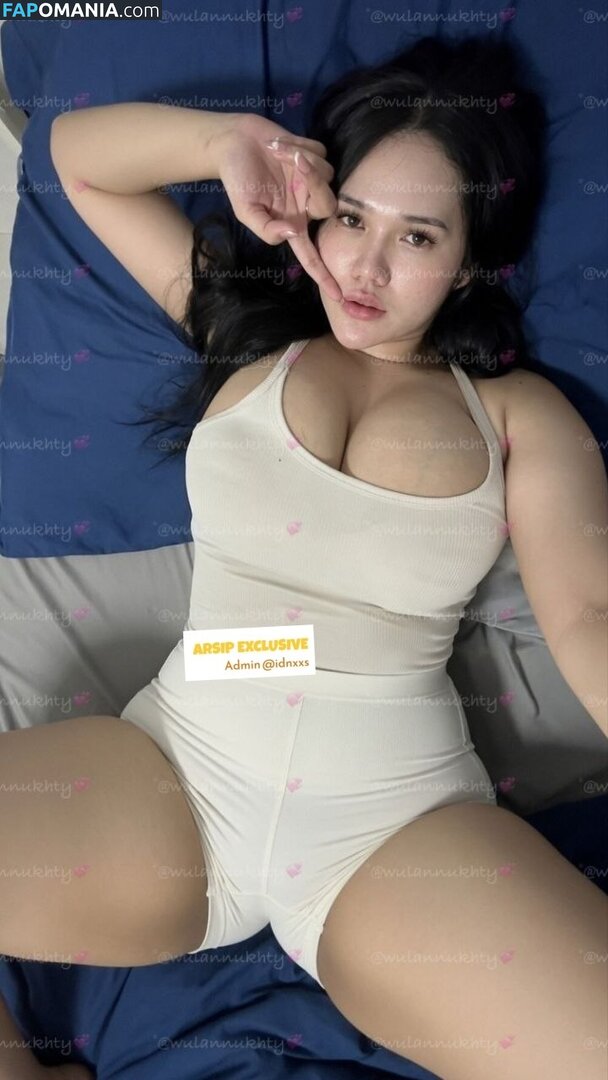 fitriwln / https: / wulannukhty / xxbbywlnn Nu OnlyFans  Foto vazada #15