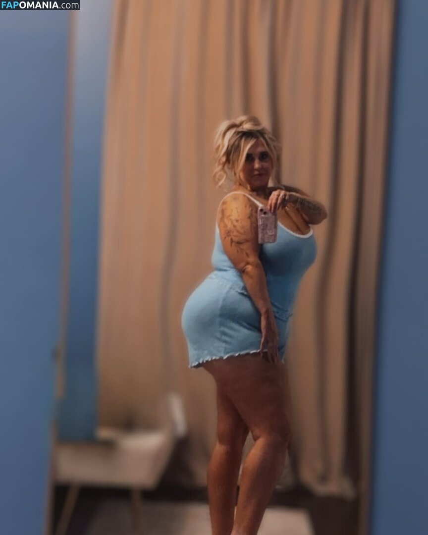 altizer.brittney / https: / queensizebxrbie / wvqueenb / xxlmilfbxrbie Nu OnlyFans  Foto vazada #2